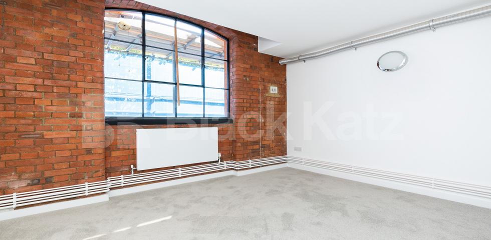 			VIRTUAL TOUR AVAILABLE!, 2 Bedroom, 1 bath, 1 reception Apartment			 DOVE ROAD , CANONBURY-ISLINGTON